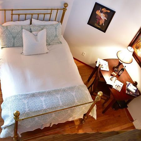 Bed and Breakfast Summerhill Estate House Келоуна Экстерьер фото